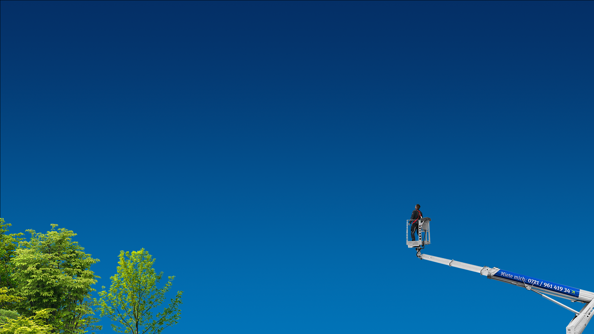 Bild mit Arbeitsbühne mit über 28 Metern Arbeitshöhe! 